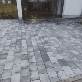 Pflasterarbeiten fertig (3).jpg